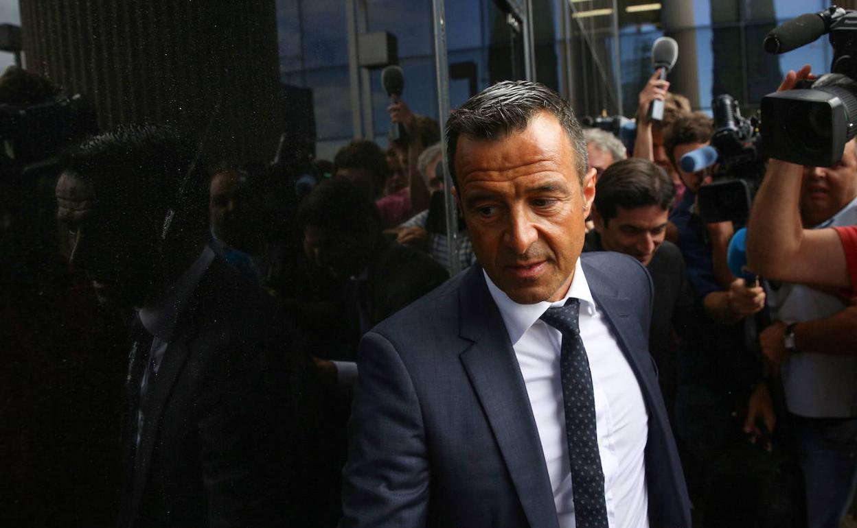 Jorge Mendes, amigo íntimo de Peter Lim. 