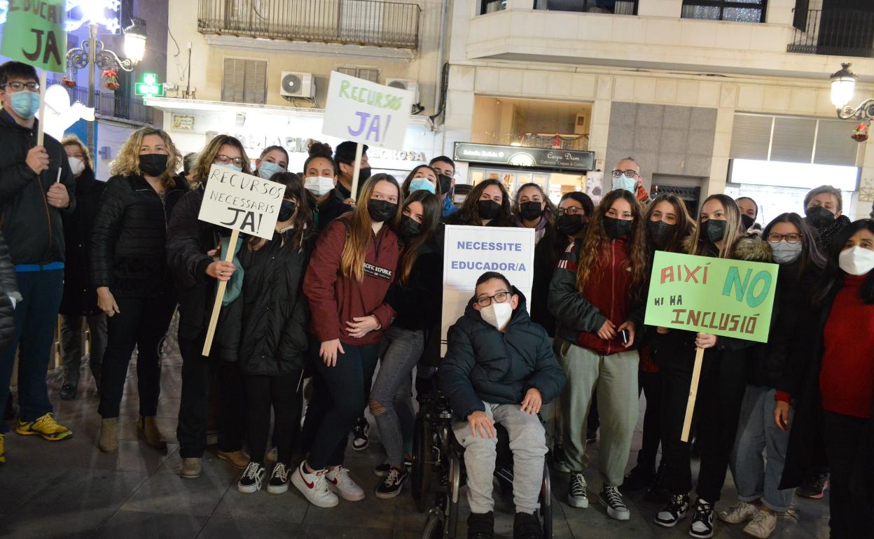 Protesta realizada en diciembre por la falta de educadores. 