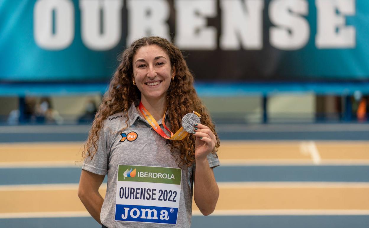 Claudia Conte, con la medalla de plata.