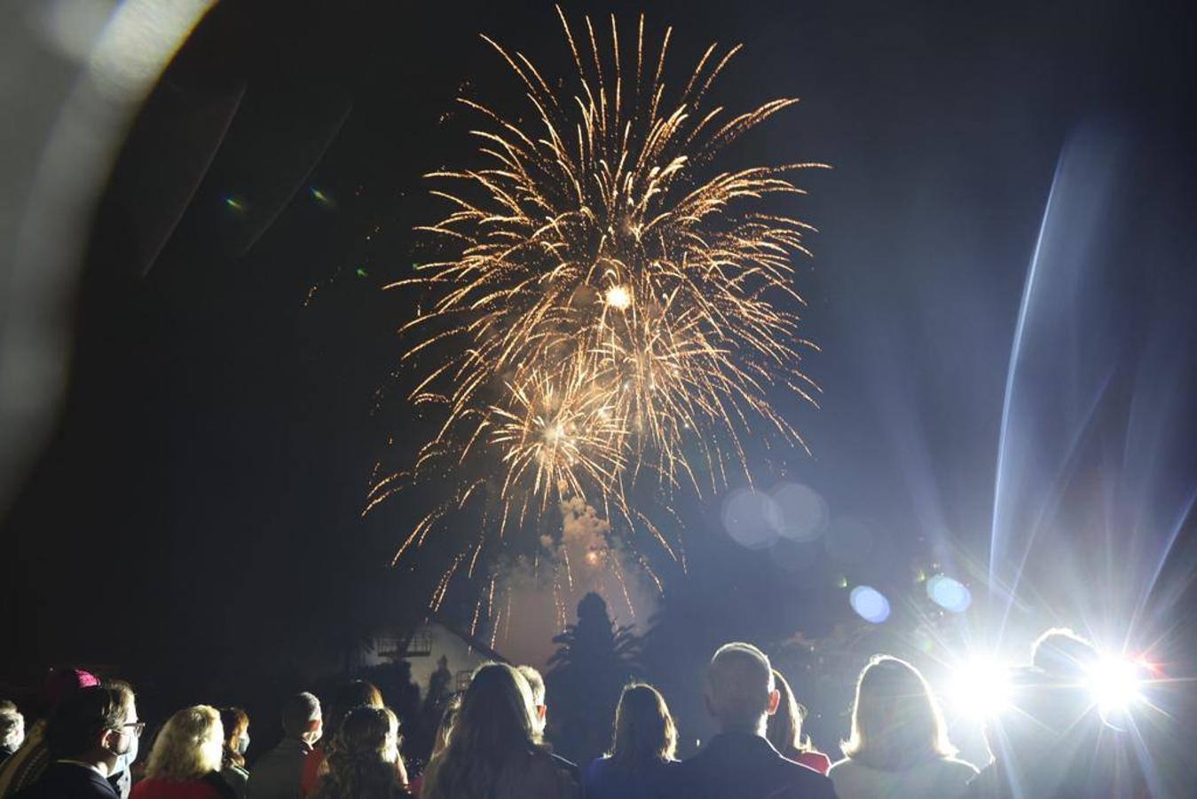 Valencia da la bienvenida a las Fallas 2022 este domingo con la Crida. Las Falleras Mayores de Valencia llaman a los falleros, vecinos y turistas a disfrutar de las fiestas josefinas. El entorno de las Torres de Serranos se ha llenado de música, color y, sobre todo, ilusión por devolver la fiesta a la ciudad. 