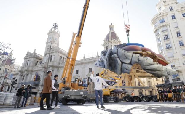 Las fallas que se montan en la plaza del Ayuntamiento de Valencia este año