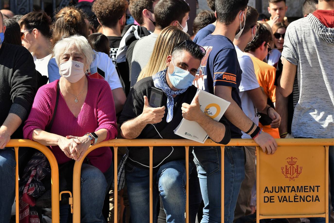 Fotos: Búscate en la mascletà del 1 de marzo de 2022