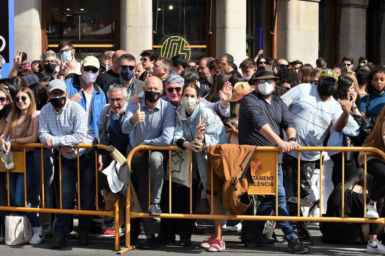 Fotos: Búscate en la mascletà del 2 de marzo de 2022