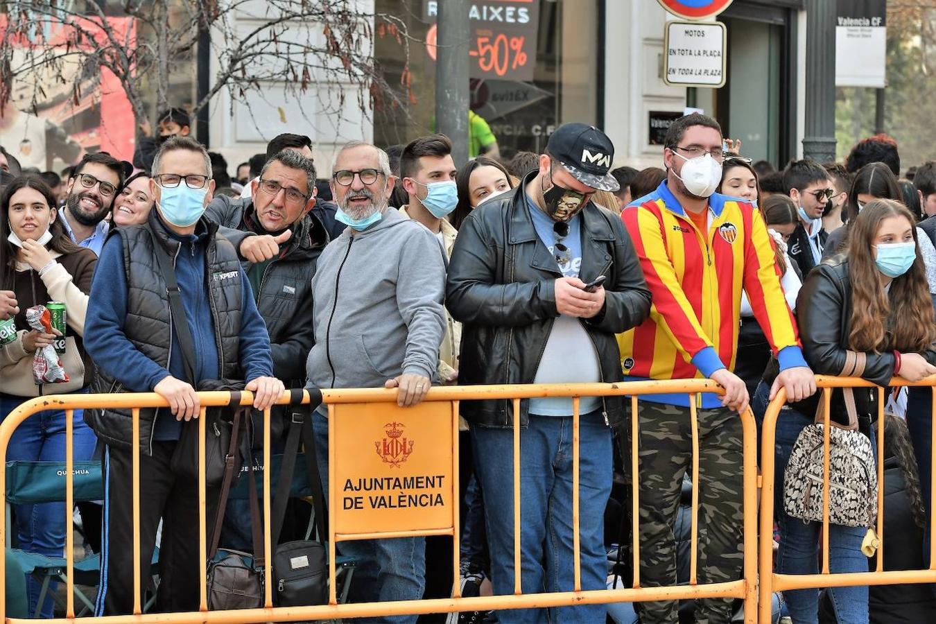 Fotos: Búscate en la mascletà del 2 de marzo de 2022