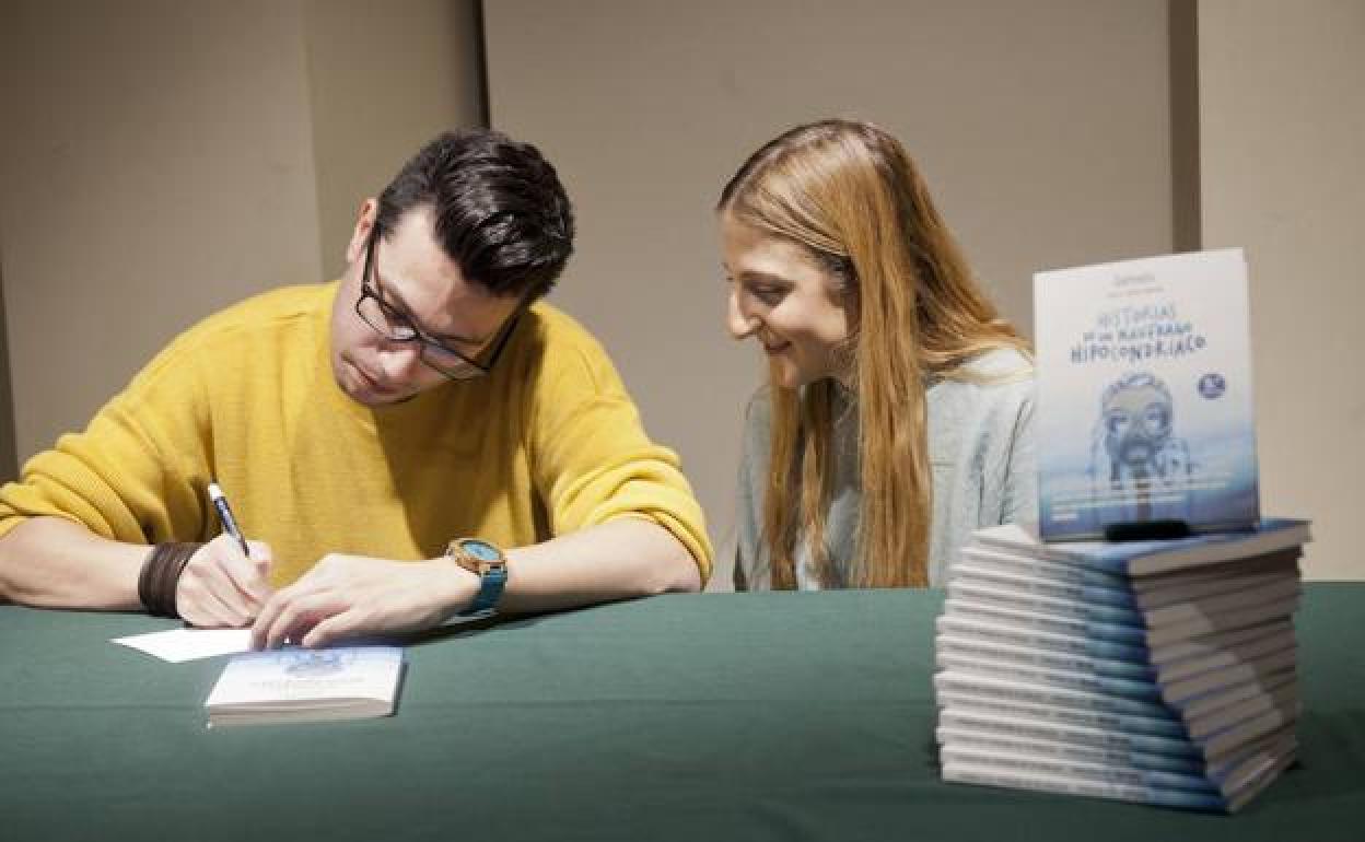 Defreds, en una firma de libros. 