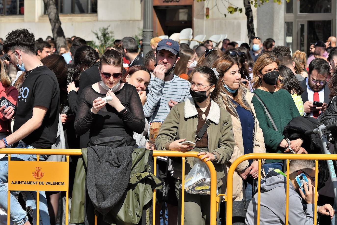 Fotos: Búscate en la mascletà del 3 de marzo de 2022