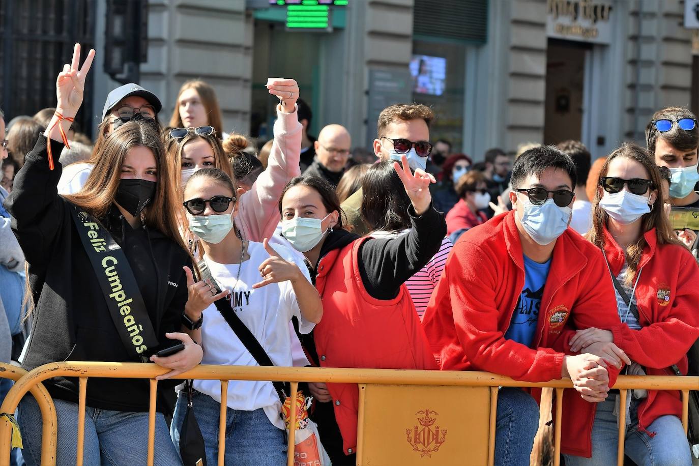 Fotos: Búscate en la mascletà del 3 de marzo de 2022