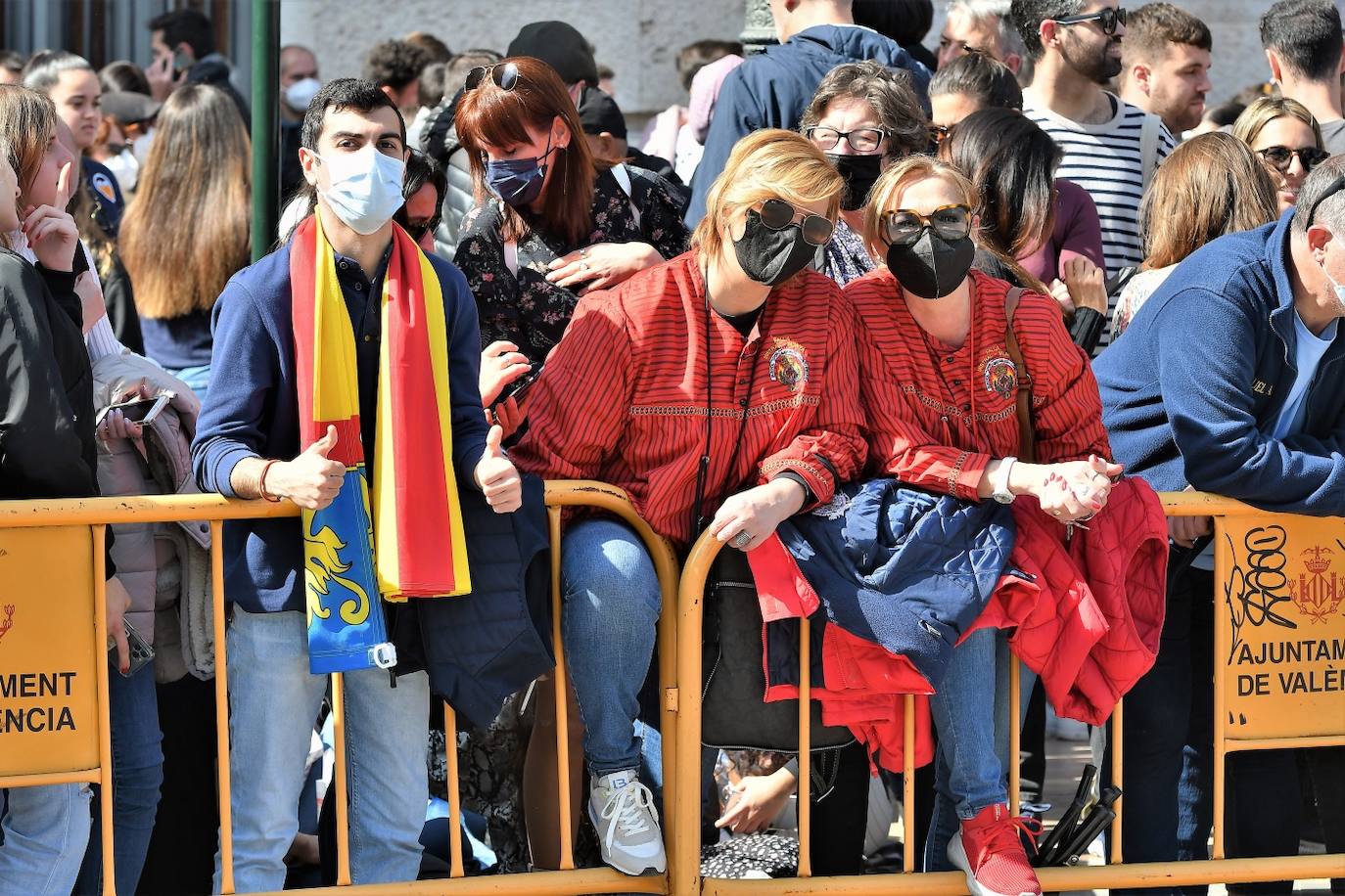 Fotos: Búscate en la mascletà del 3 de marzo de 2022