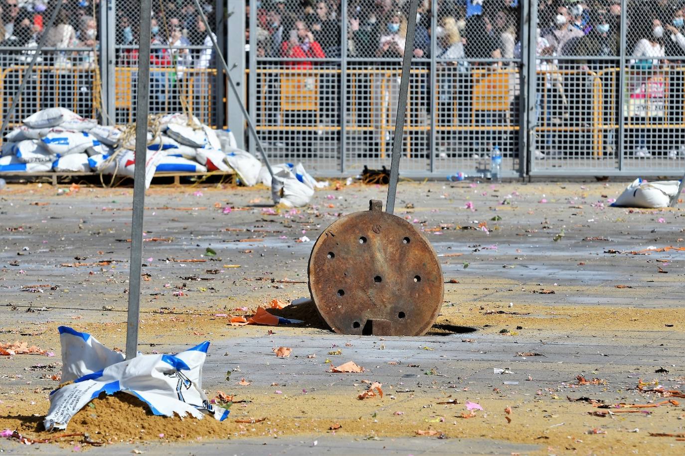 Fotos: Búscate en la mascletà del 3 de marzo de 2022