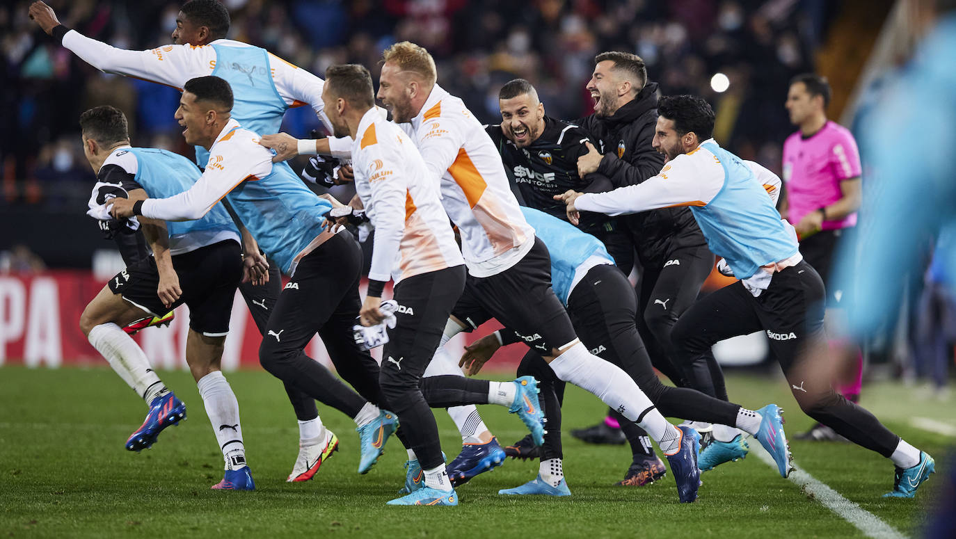 Fotos: Mestalla celebra el pase a la final de la Copa del Rey