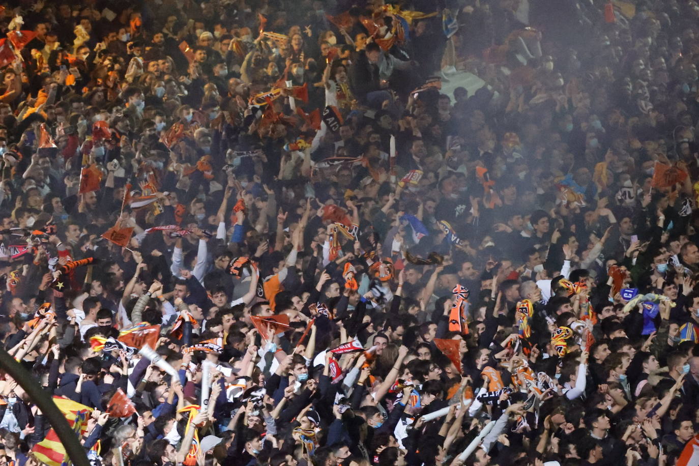 Fotos: Mestalla celebra el pase a la final de la Copa del Rey