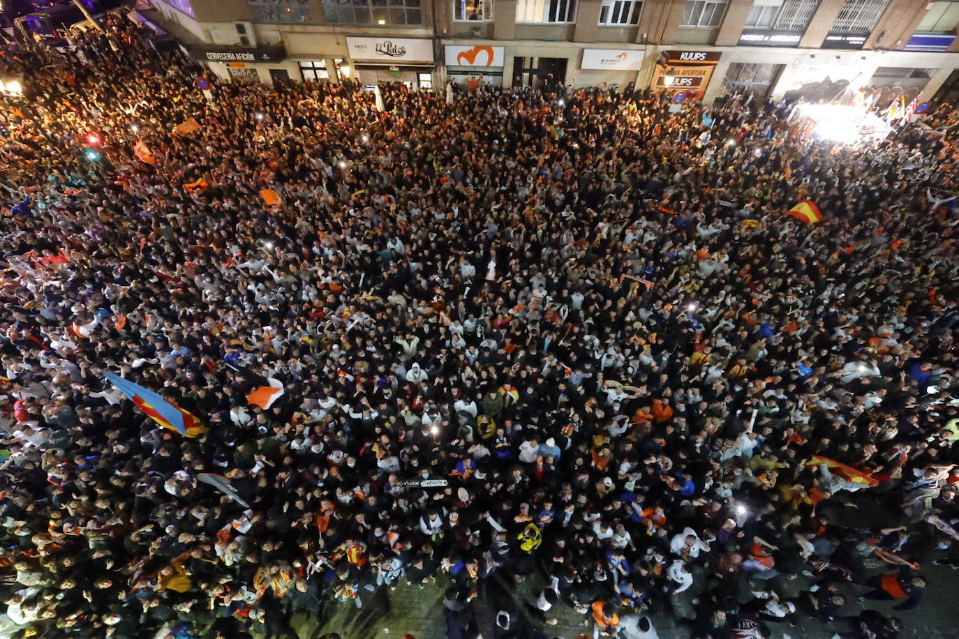 Fotos: Mestalla celebra el pase a la final de la Copa del Rey