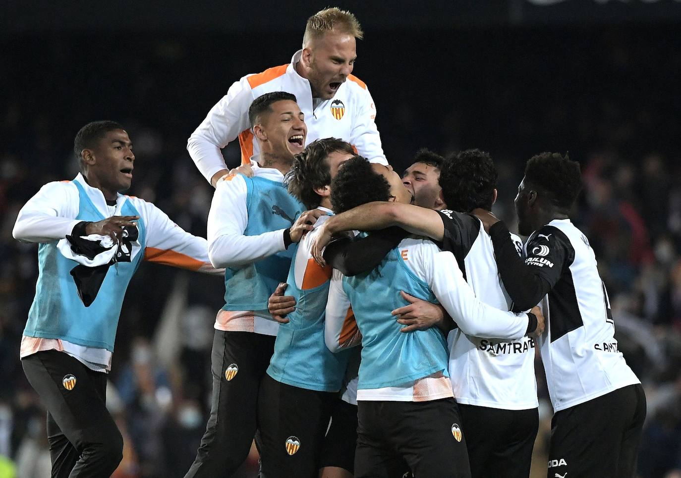 Fotos: Mestalla celebra el pase a la final de la Copa del Rey