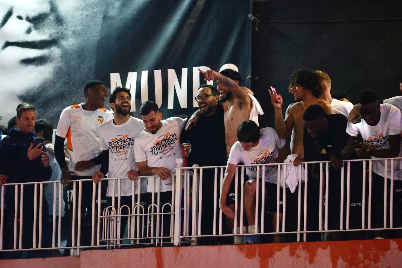 Fotos: Mestalla celebra el pase a la final de la Copa del Rey