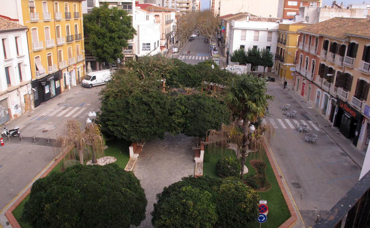 Aspecto que presenta la Glorieta de Dénia, y Marqués de Campo al fondo. 