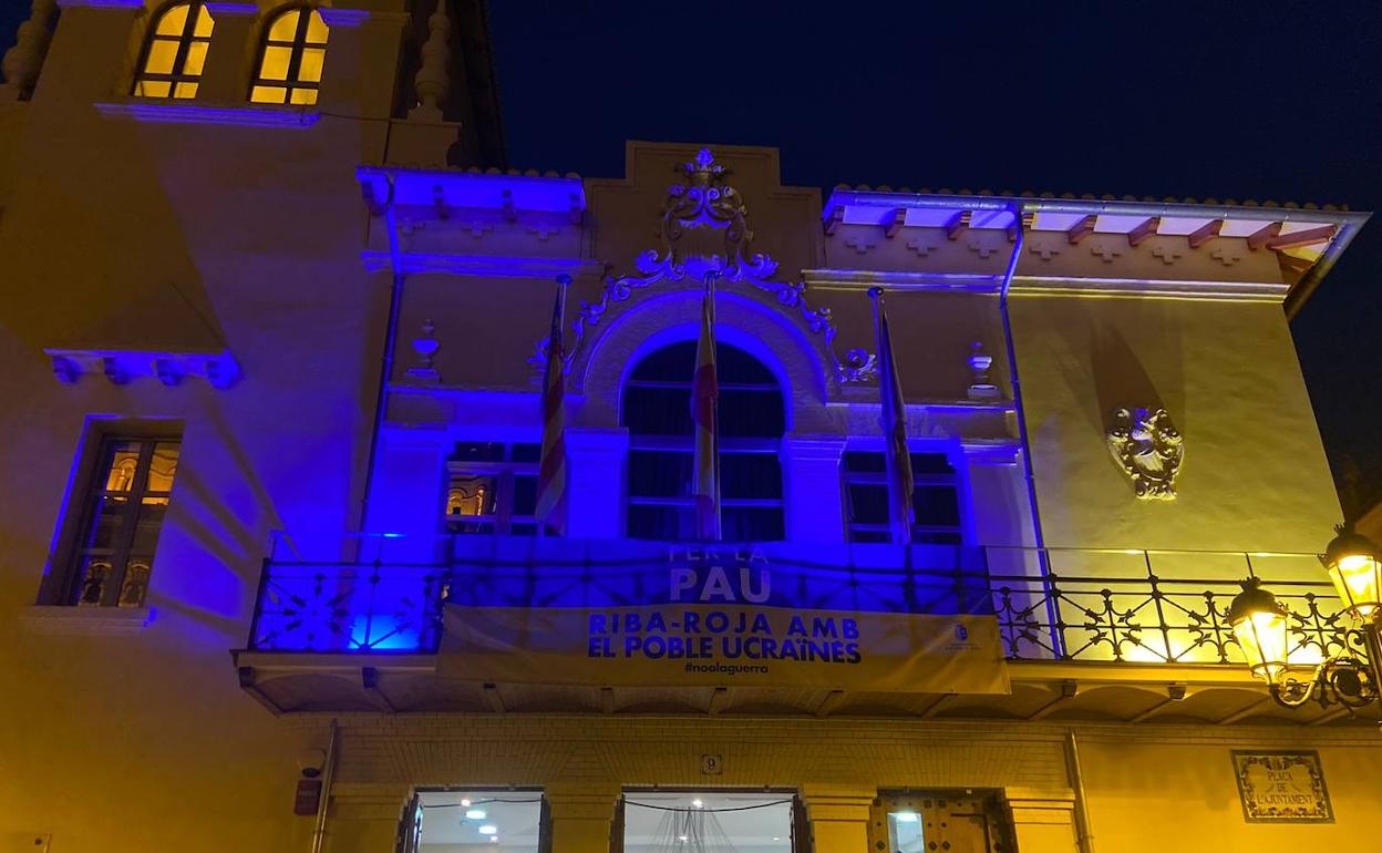 Fachada del ayuntamiento de Riba-roja. 