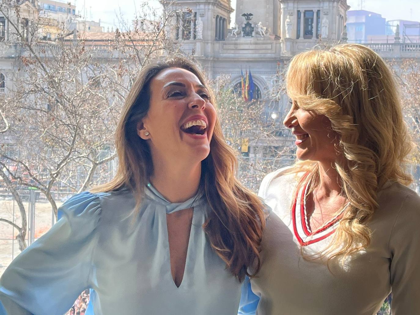 Mónica Duart en el balcón de Susana Remohí.