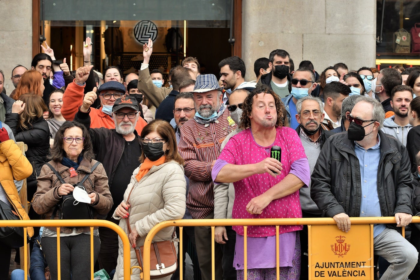 Fotos: Búscate en la mascletà del 5 de marzo de 2022