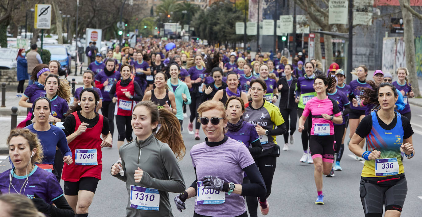 Fotos: Búscate en la carrera 10K Femenina de Valencia