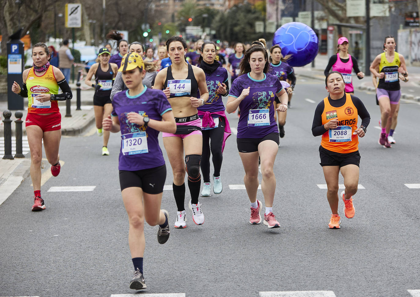 Fotos: Búscate en la carrera 10K Femenina de Valencia