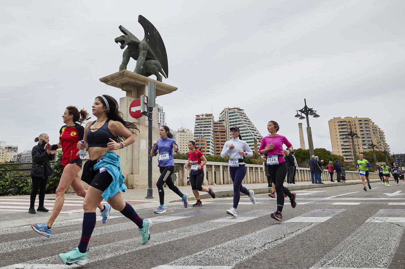 Fotos: Búscate en la carrera 10K Femenina de Valencia