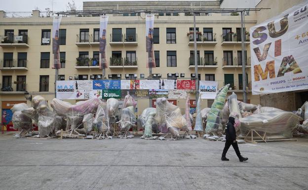 La lluvia amenaza la plantà y los días grandes de Fallas