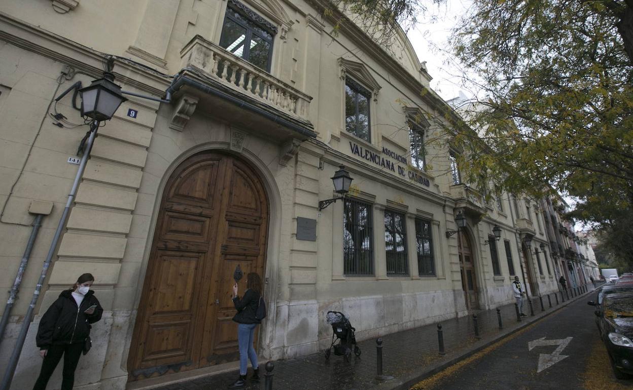 Entrada a Casa Caridad. 