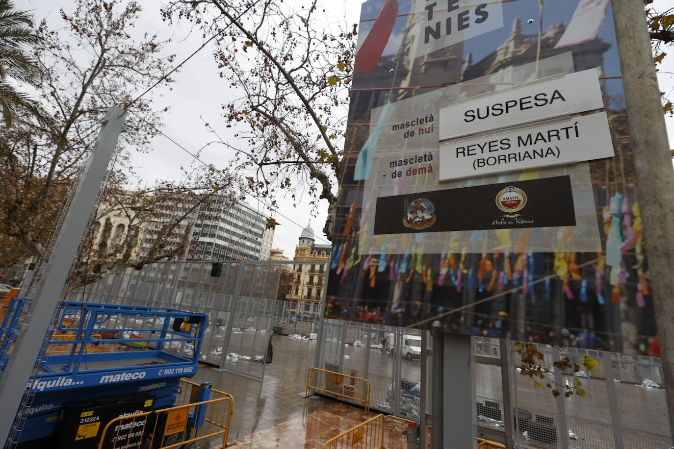 La plaza del Ayuntamiento de Valencia este lunes.