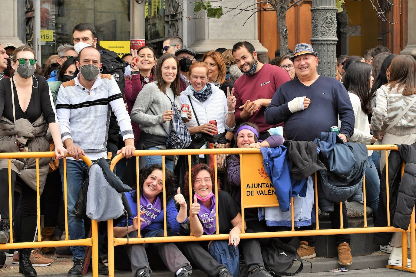 La mascletà del 8 de marzo, Día de la Mujer, ha sido disparada por Reyes Martí. 