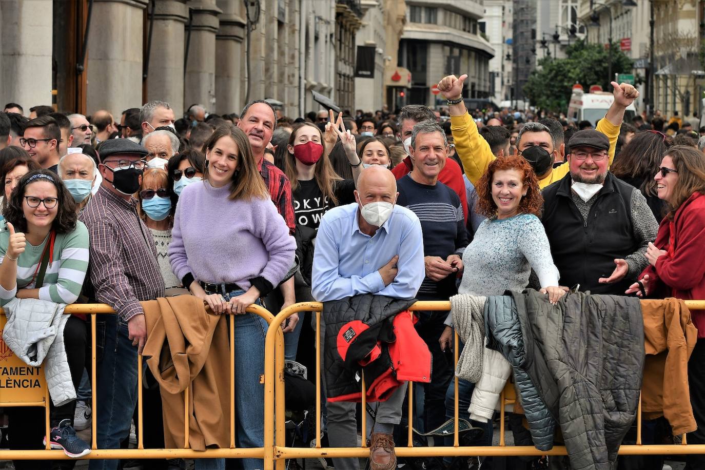 La mascletà del 8 de marzo, Día de la Mujer, ha sido disparada por Reyes Martí. 