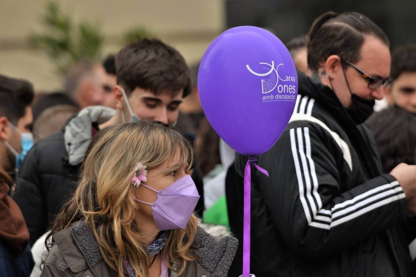 La mascletà del 8 de marzo, Día de la Mujer, ha sido disparada por Reyes Martí. 