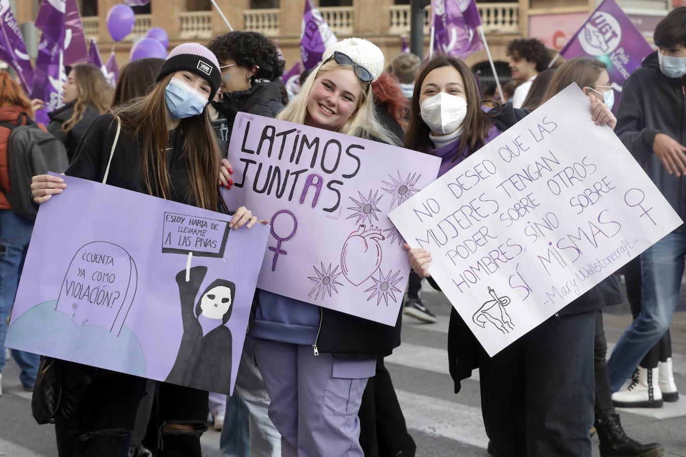 Fotos: Actos y manifestaciones feministas en Valencia por el 8M