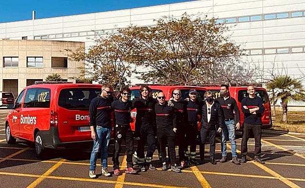 Expedición de los bomberos que viajarán a la frontera entre Polonia y Ucrania. 