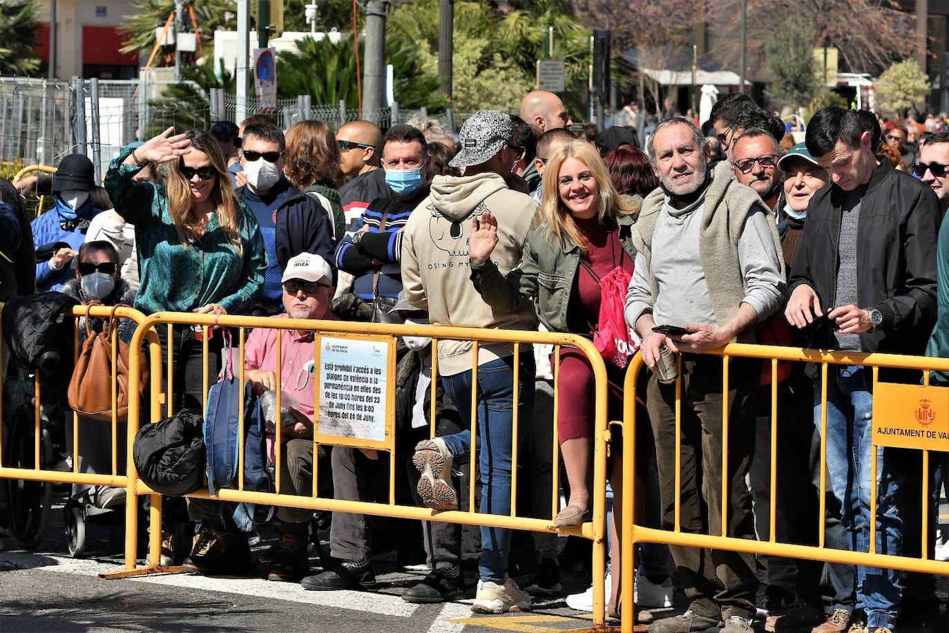 Fotos: Búscate en la mascletà del miércoles 9 de marzo