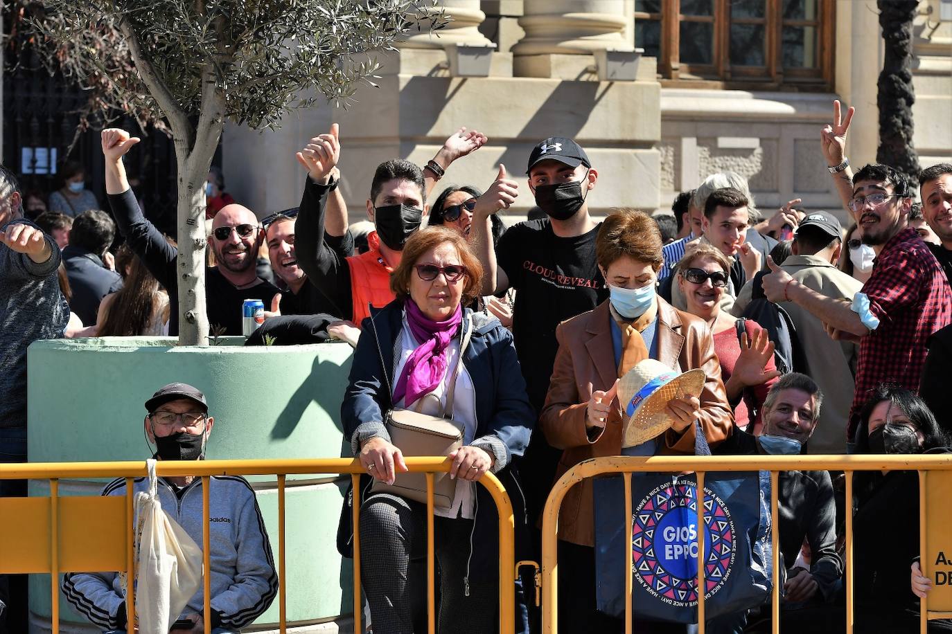 Fotos: Búscate en la mascletà del miércoles 9 de marzo