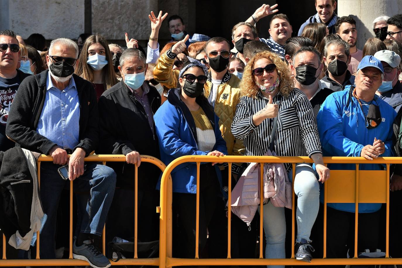 Fotos: Búscate en la mascletà del miércoles 9 de marzo