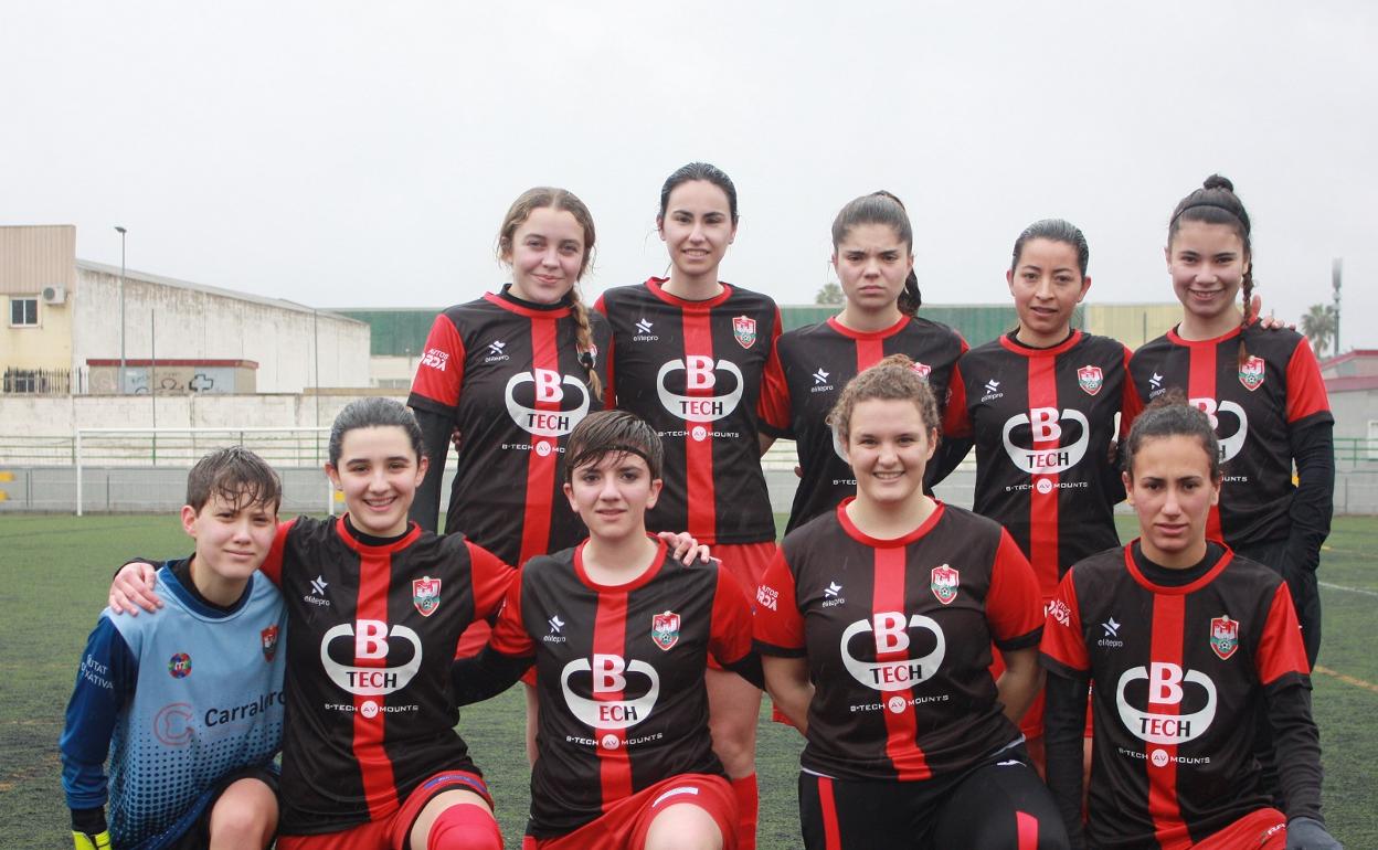 El equipo femenino del Ciudat de Xàtiva  B de fútbol que se enfrentó a l'Alcúdia. 