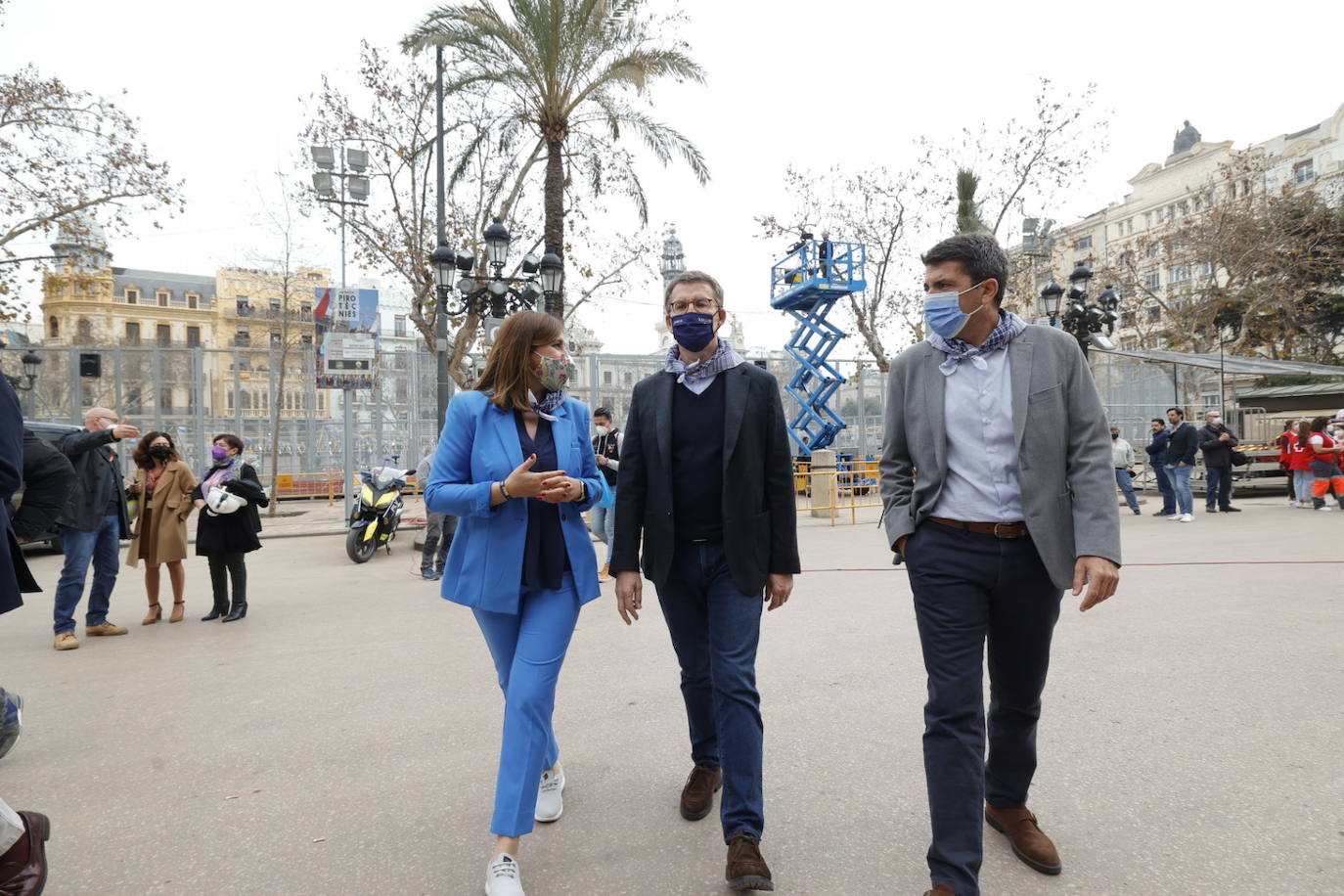 Alberto Núñez Feijóo ha decidido iniciar en Valencia su campaña para dirigir el PP y se ha convertido en el protagonista de la mascletà de este viernes 11 de marzo de 2022, disparada por Pirotecnia Tomás de Benicarló