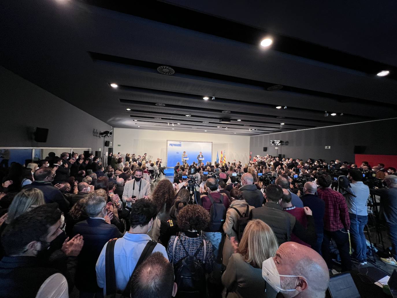 Fotos: Alberto Núñez Feijóo visita el MuVIM de Valencia