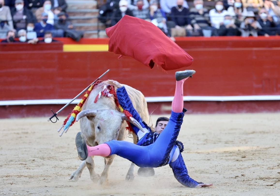 Fotos: Primera novillada de las Fallas 2022