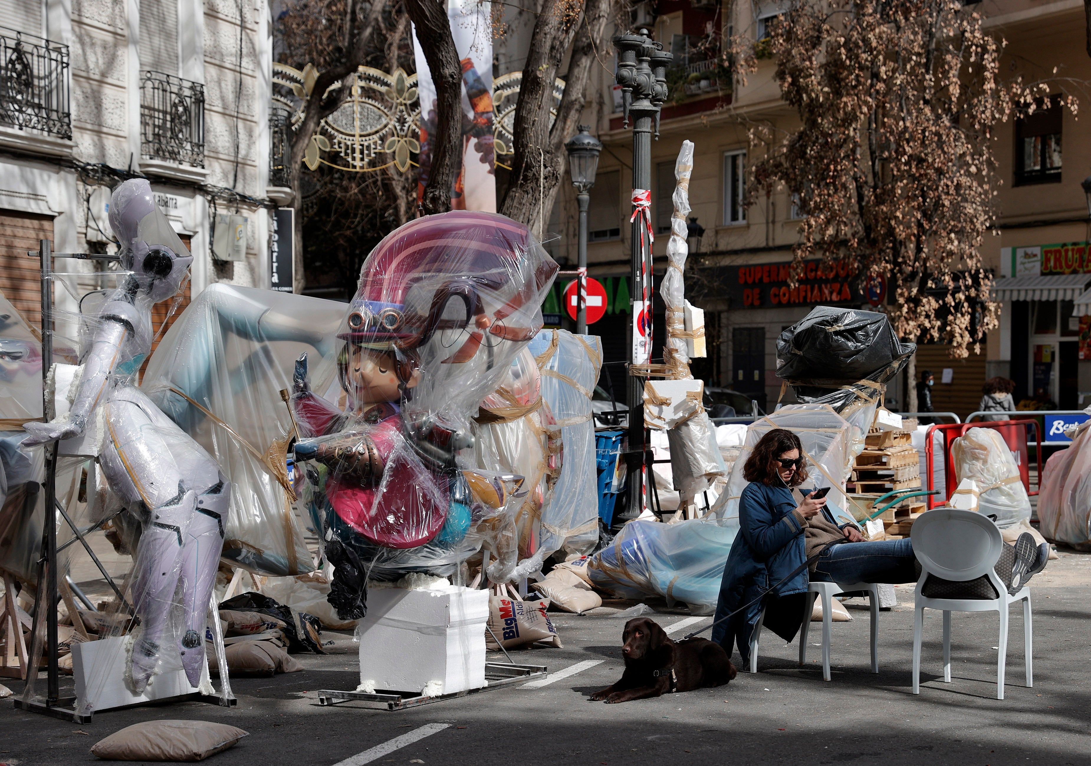 Fotos Fallas Valencia 2022: Las Fallas desafían a las lluvias