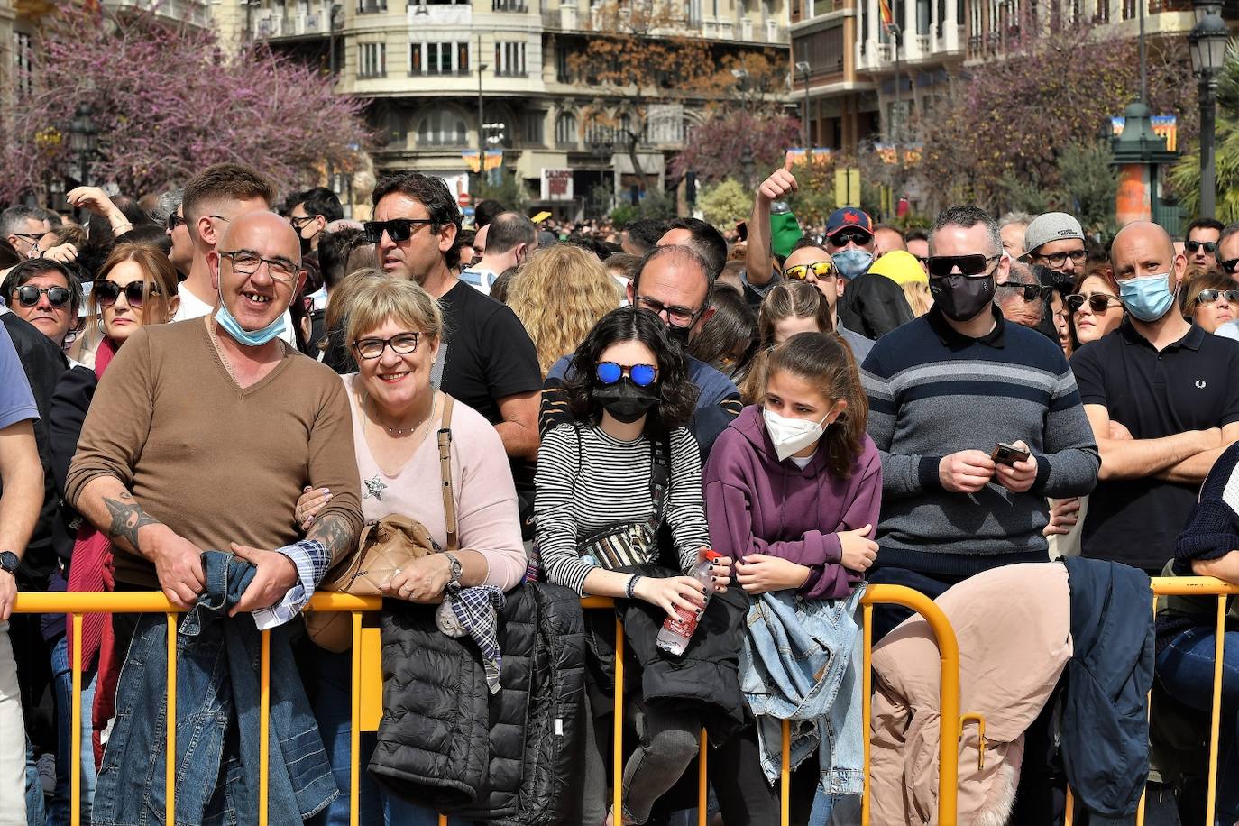 Fotos mascleta domingo: Búscate en la mascletà del domingo 13 de marzo de 2022