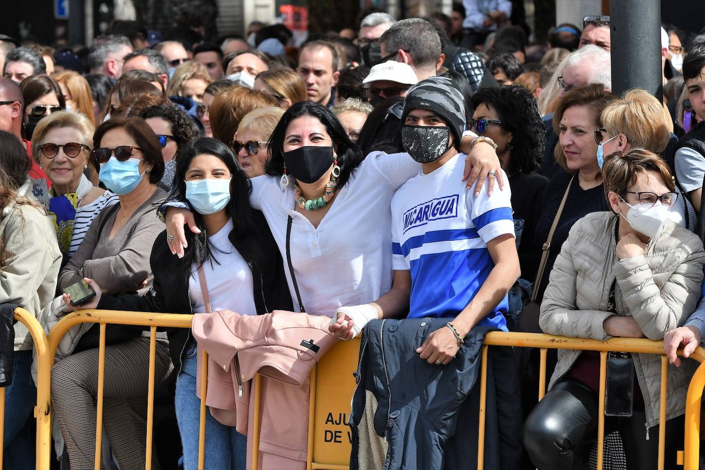 Fotos mascleta domingo: Búscate en la mascletà del domingo 13 de marzo de 2022