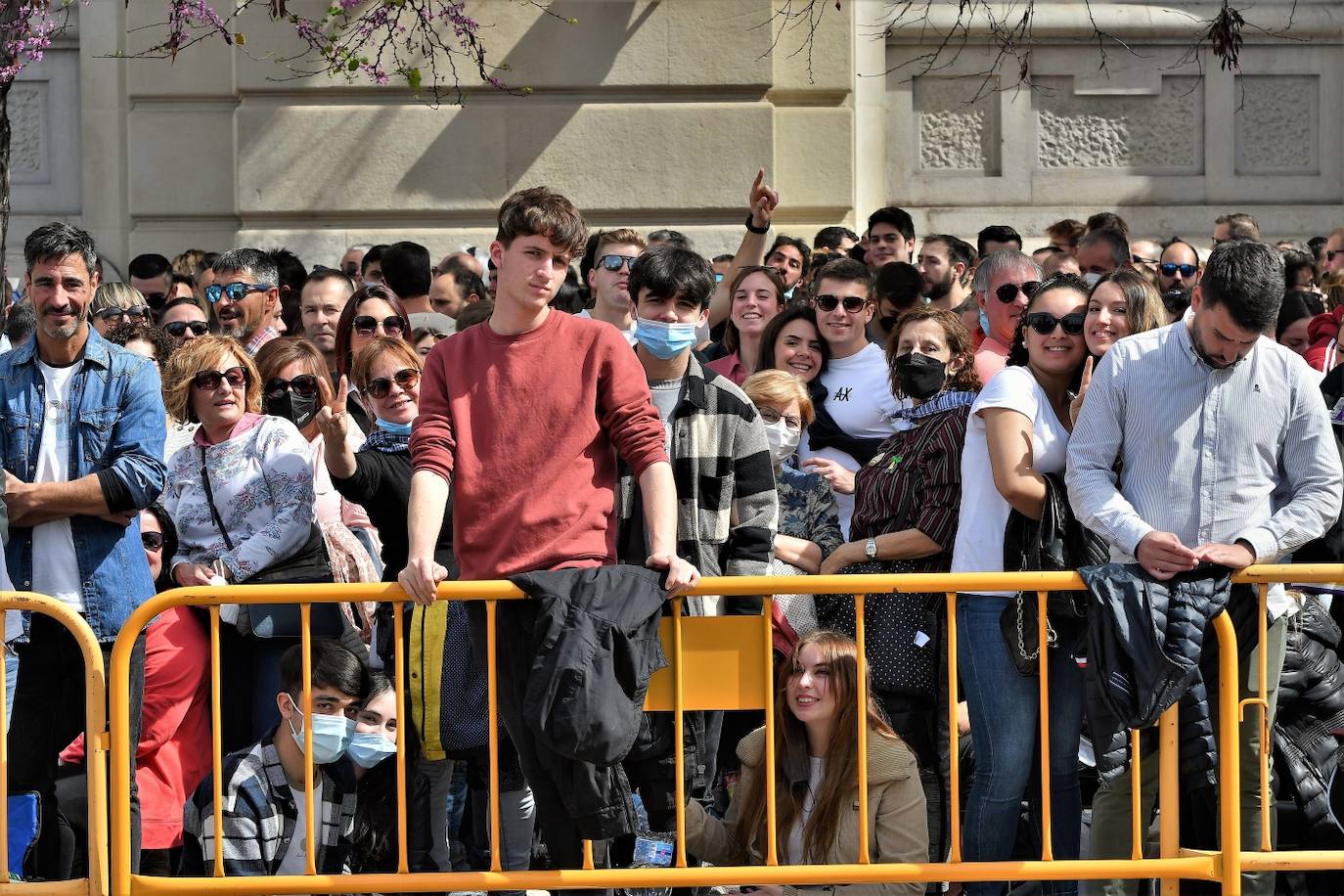 Fotos mascleta domingo: Búscate en la mascletà del domingo 13 de marzo de 2022