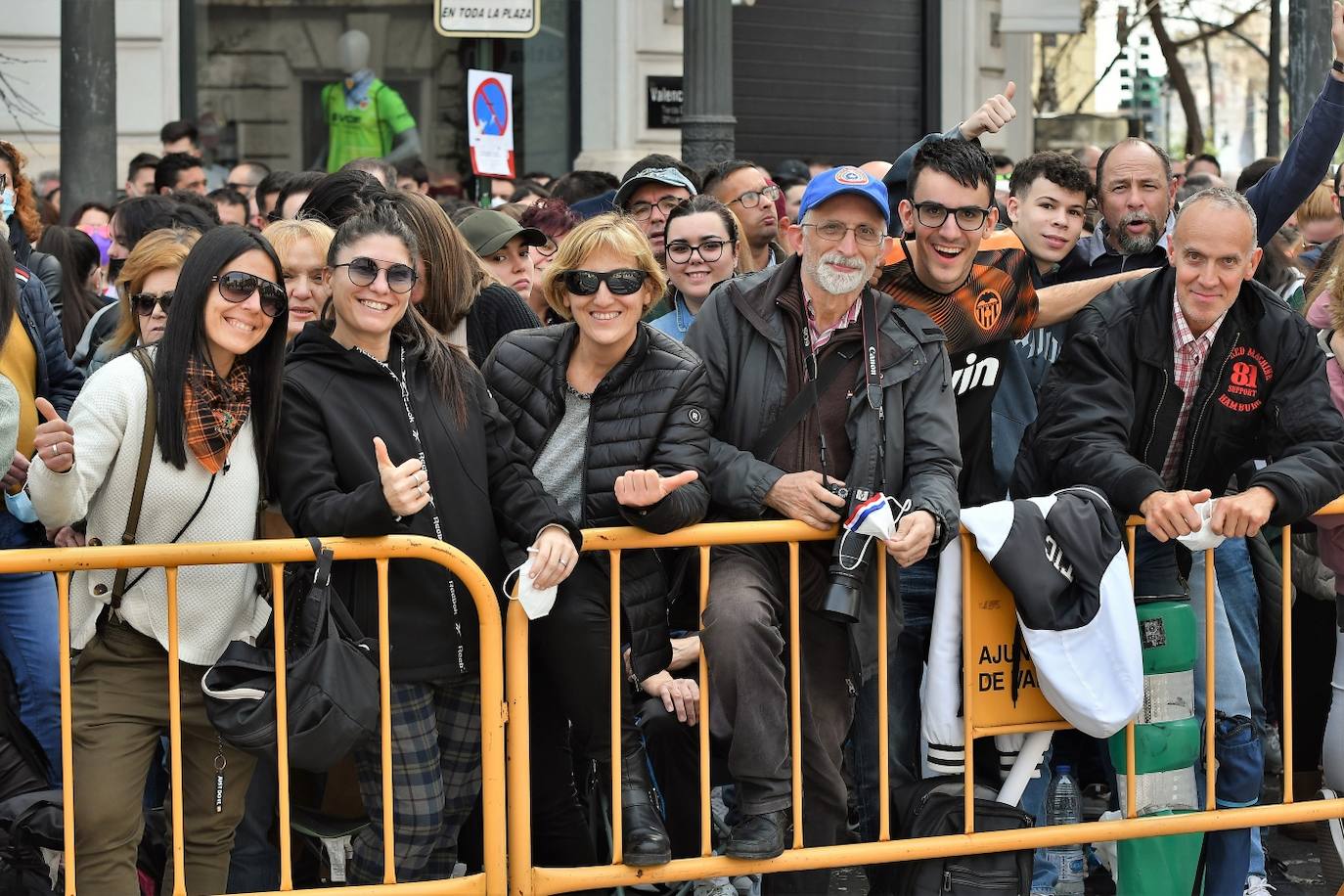 Fotos mascleta domingo: Búscate en la mascletà del domingo 13 de marzo de 2022