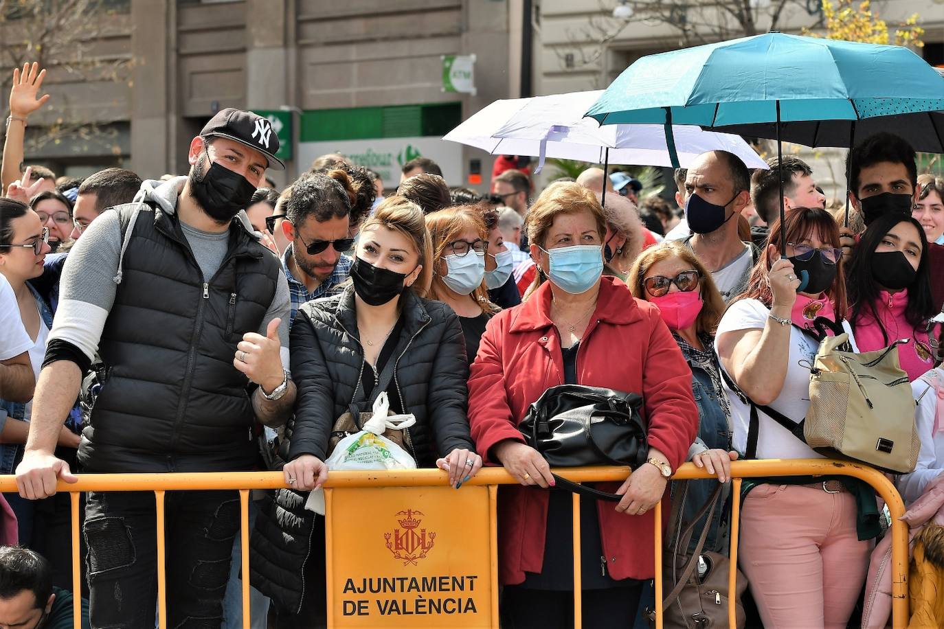 Fotos mascleta domingo: Búscate en la mascletà del domingo 13 de marzo de 2022