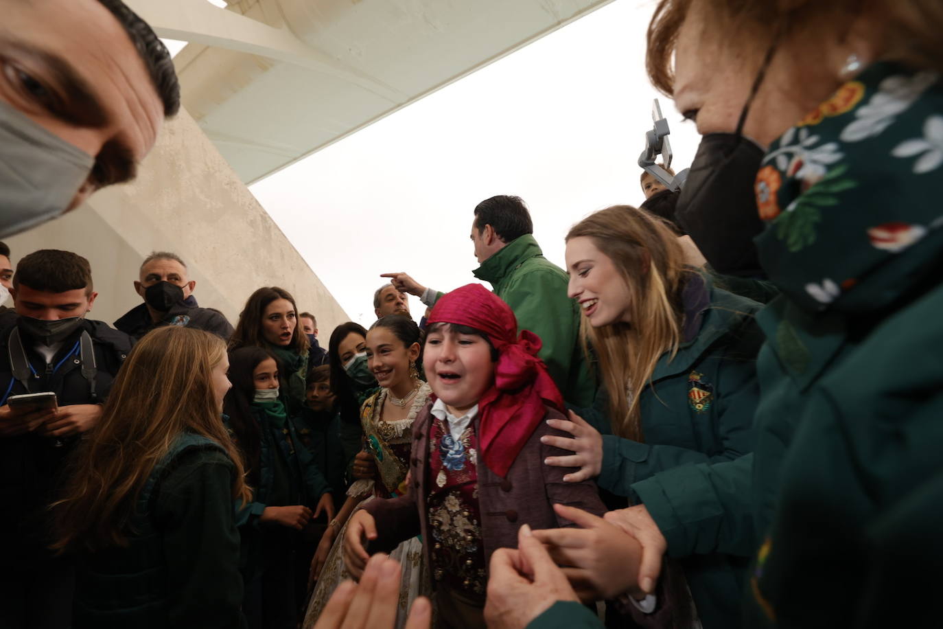 El ninot de la falla infantil de Convento Jerusalén ha sido el indultado por los visitantes de la Exposició del Ninot. La obra del artista José Gallego se salvará del fuego. Es el segundo año que la comisión se lleva este premio.