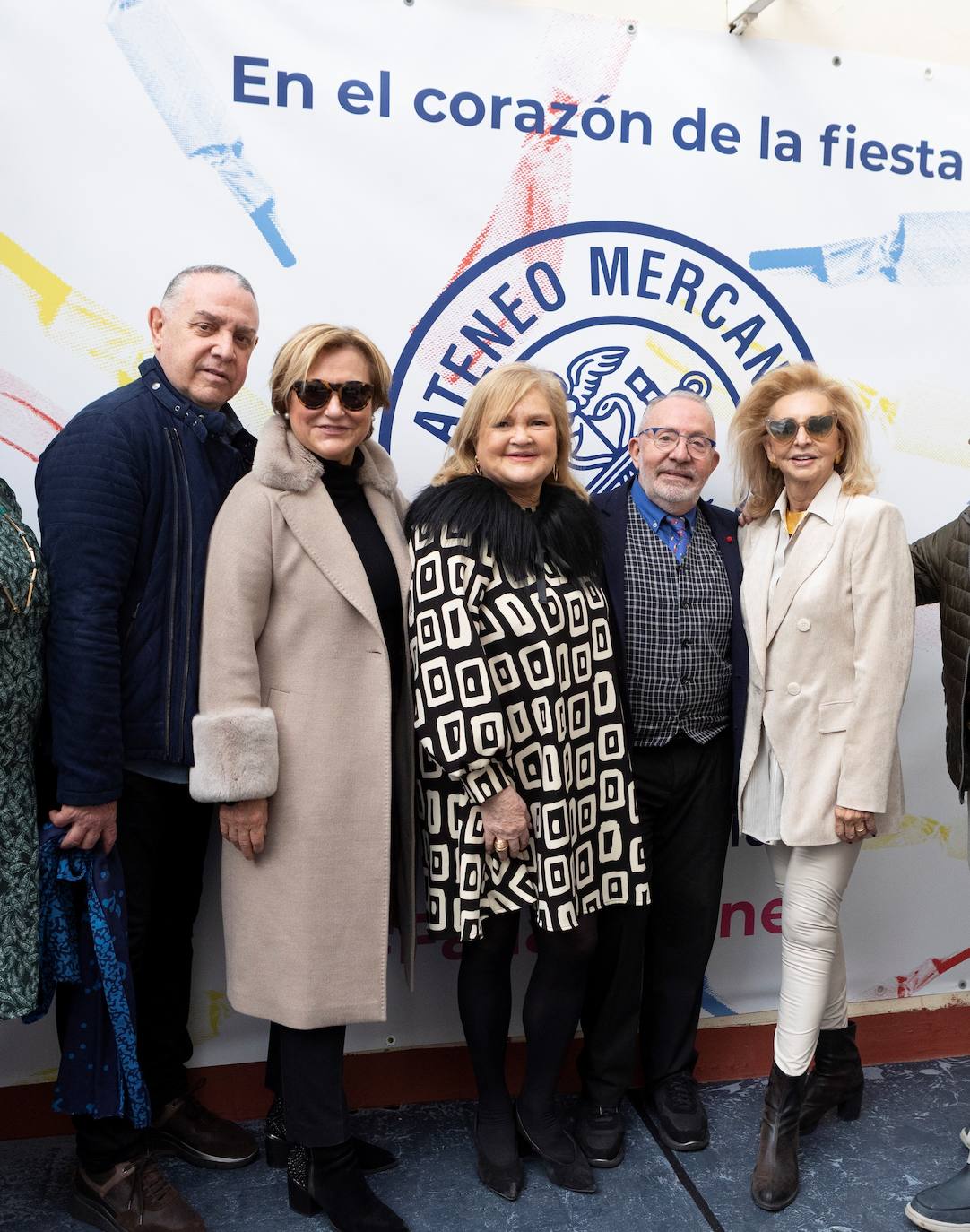 Esteban Rodríguez, Teresa Ballester, Carmen de Rosa, Amado Ortells y Mayrén Beneyto en el balcón de presidencia del Ateneo.