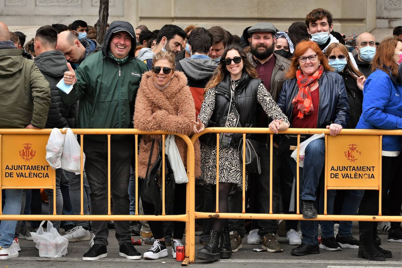 Fotos: Búscate en la mascletà del martes 15 de marzo de 2022