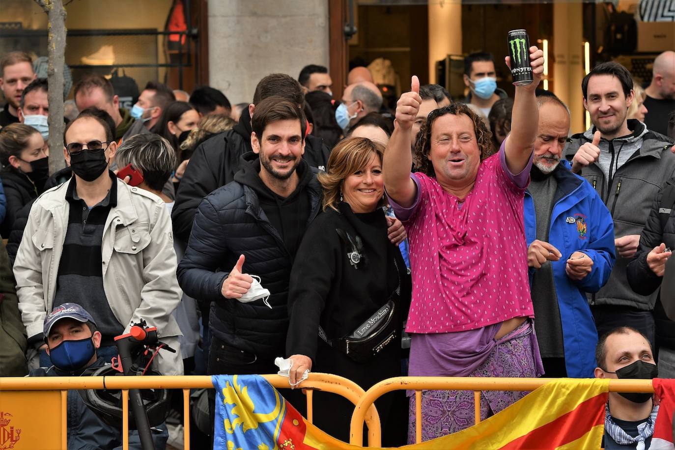 Fotos: Búscate en la mascletà del martes 15 de marzo de 2022